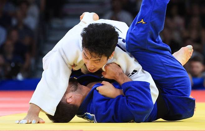 대한민국 유도대표팀 안바울이 4일(한국시간) 프랑스 파리 샹 드 마르스 아레나에서 열린 2024 파리올림픽 유도 혼성 단체 동메달 결정전에서 독일 이고르 완드케와 자웅을 겨루고 있다. 2024.8.4/뉴스1 ⓒ News1 박정호 기자 /사진=뉴스1