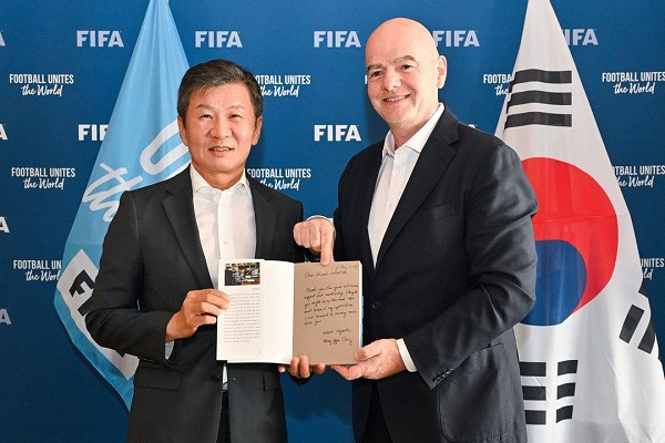 정몽규 회장과 잔니 인판티노 FIFA 회장 / 사진=잔니 인판티노 SNS 캡쳐