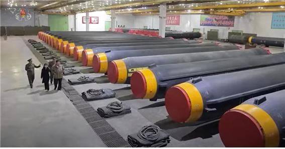 2023년 1월 북한 조선중앙TV가 공개한 김정은과 딸 김주애의 미사일 기지 방문 모습. /조선중앙TV