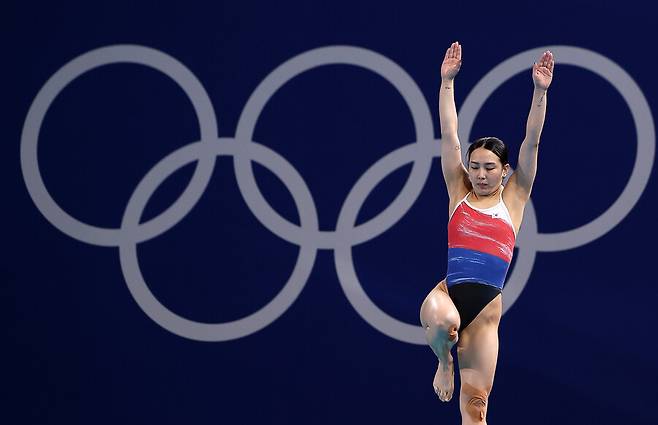 ▲ 7일(현지시간) 프랑스 파리 아쿠아틱센터에서 열린 2024 파리올림픽 다이빙 여자 3ｍ 스프링보드 예선전에 출전한 김수지가 2차 시기 연기를 펼치고 있다. ⓒ연합뉴스