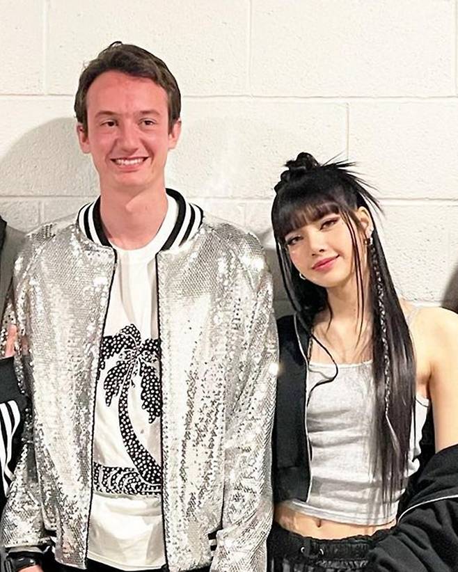 ▲&nbsp;프레데릭 아르노(왼쪽), 블랙핑크 리사. 출처|&nbsp;프레데릭 아르노 SNS