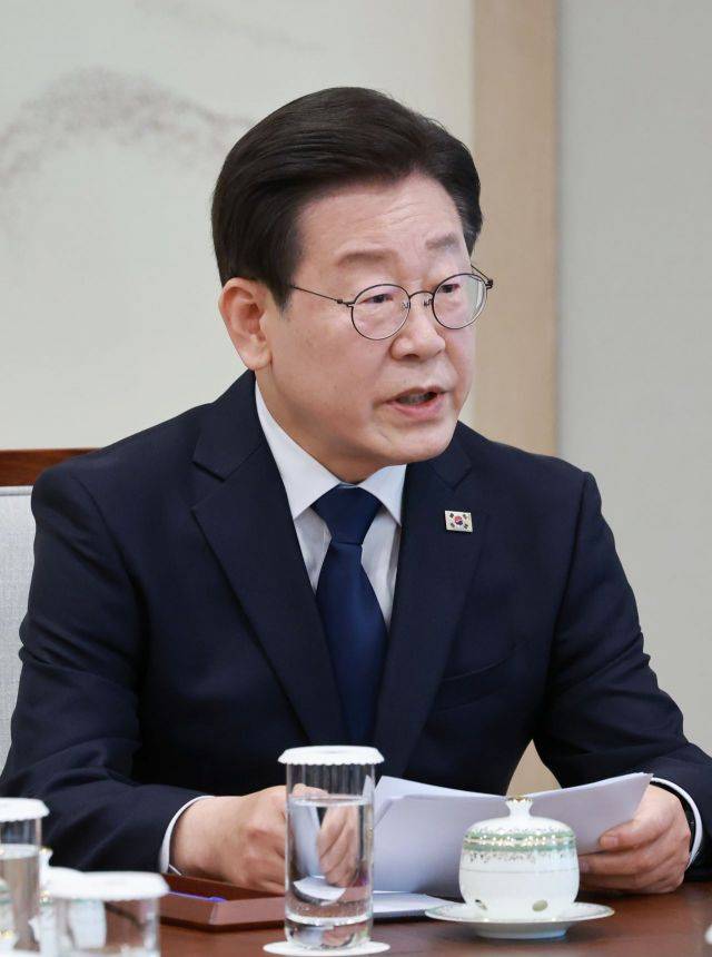 더불어민주당 이재명 대표가 지난 4월29일 서울 용산 대통령실 집무실에서 열린 윤석열 대통령과의 영수회담에서 발언하고 있다. [이미지출처=연합뉴스]