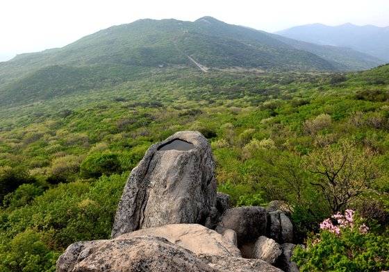 금정산 금샘. 사진 부산시