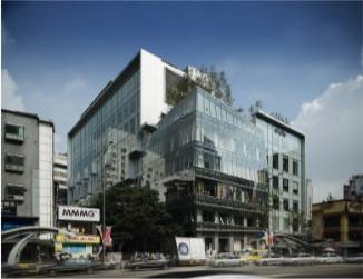 명동에 위치한 복합 쇼핑몰 눈스퀘어. / 이지스자산운용 제공