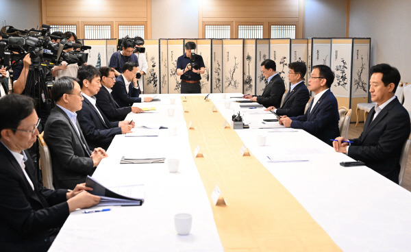 지난 8일 최상목 부총리 겸 기획재정부 장관 주재로 진행된 부동산 관계장관회의 모습. 기재부 제공