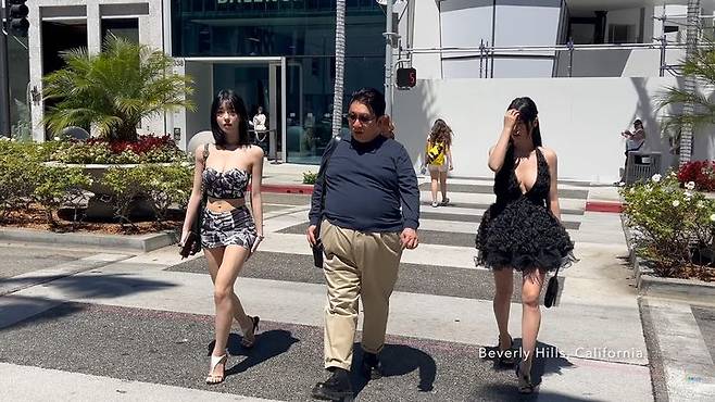 [서울=뉴시스]왼쪽부터 과즙세연, 방시혁, 과즙세연 친언니.(사진=유튜브 캡처) 2024.8.9. photo@newsis.com  *재판매 및 DB 금지