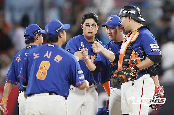 ▲ 주장 채은성을 비롯한 한화 선수들이 승리를 확정하고 기뻐하고 있다. ⓒ한화 이글스