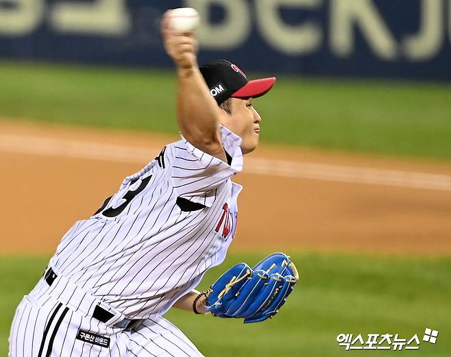 LG 투수 최원태는 10일 잠실구장에서 열린 '2024 신한 SOL Bank KBO 리그' NC와 주말 3연전 두 번째 경기에서 선발 등판했다. 이날 5이닝 1실점으로 후반기 첫 번째 승리를 챙겼다. 엑스포츠뉴스 DB