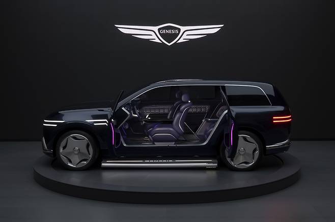 B필러리스 코치도어를 적용한 제네시스 네오룬 콘셉트.