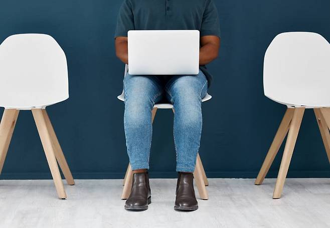 다리 떨기는 하지정맥류 예방 등 건강에 다양한 이점을 제공한다./사진=게티이미지뱅크