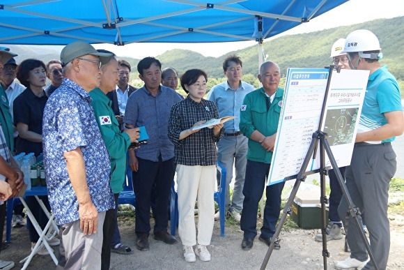 13일 김정재 의원(가운데)이 7개 읍·면 지역 현장점검에 나서고 있다. [사진=김정재 국회의원 사무실]