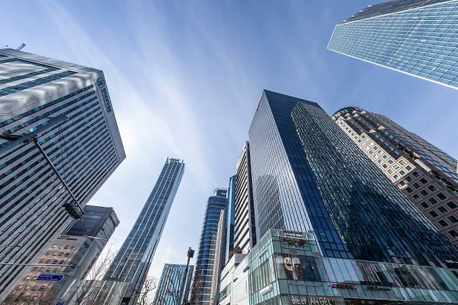 토스증권과 상상인증권, iM증권 등 후발주자들이 리테일 강화에 총력을 기울이고 있다. 사진은 여의도 증권가. /사진=이미지투데이