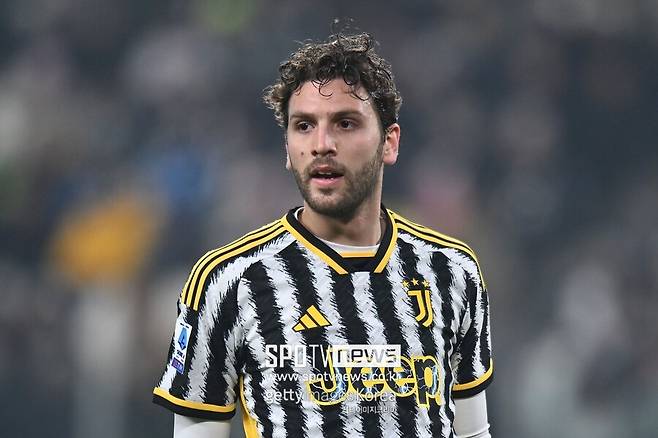 ▲ 토트넘 홋스퍼 영입 대상으로 떠오른 마누엘 로카텔리. 토트넘은 로카텔리 이적료로 2400만 유로에 부대 조항을 책정했다.