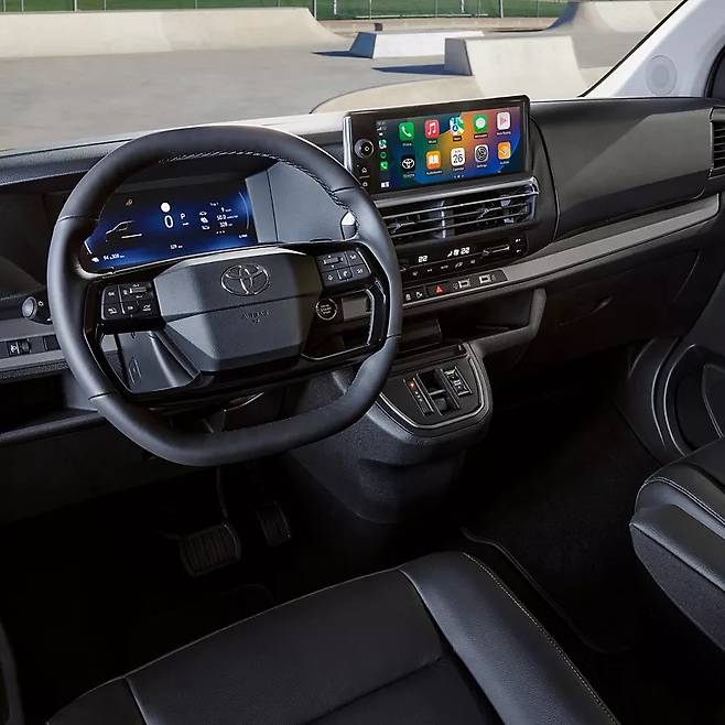 토요타 프로에이스 버소