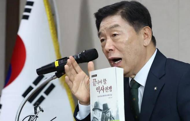 Kim Hyung-seok, the new head of the National Independence Hall speaks at a press conference at the Seoul Regional Veterans Affairs Office in Yongsan-gu, Seoul on August 12. Reporter Cho Tae-hyung