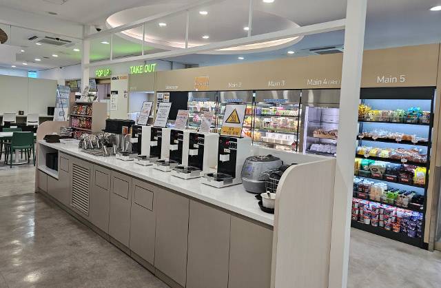 늦은 밤중에라도 기숙사 식당에 구비한 라면 즉석조리기 등을 자유롭게 무료로 이용할 수 있도록 했다.