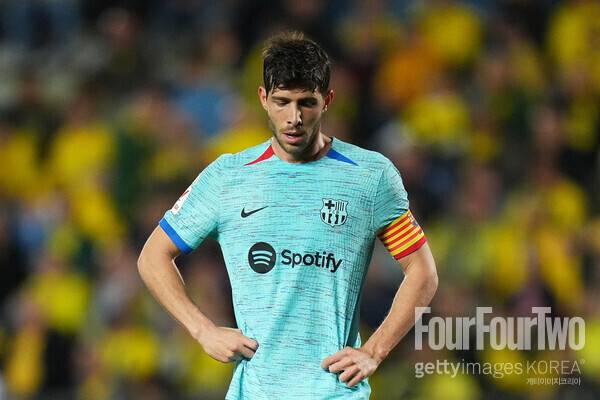 사진=게티이미지. 스페인 매체 '문도 데포르티보'는 "토트넘 훗스퍼는 바르셀로나를 떠난 이후, 자유계약(FA)이 된 로베르토를 영입하기 위해 대화를 시작했다. 아직 큰 진전은 없다. 웨스트햄 유나이티드 역시 그를 영입하기 위해 움직임을 가져가는 중이다"라고 전했다.