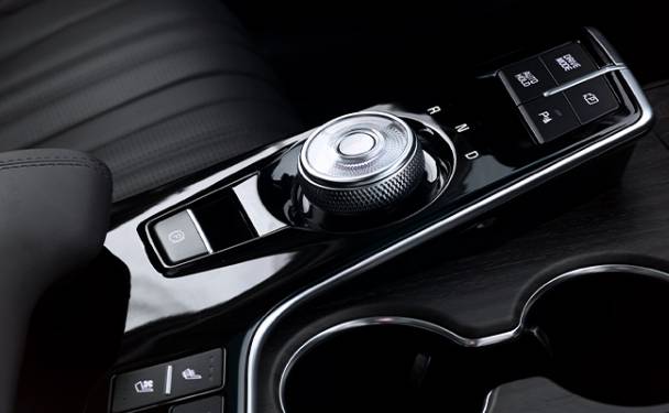 기아 K8의 토글 타입의 변속레버. 기아 제공