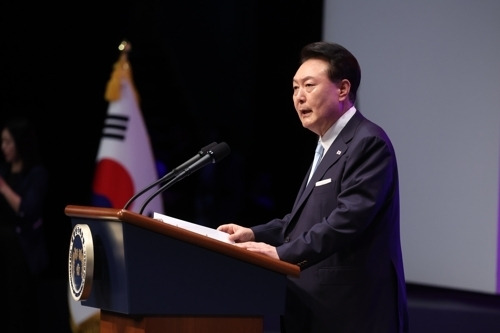 ‘8.15 통일 독트린’ 발표하는 윤석열 대통령 - 윤석열 대통령이 15일 서울 종로구 세종문화회관에서 열린 제79주년 광복절 경축식에서 경축사를 하며 ‘8.15 통일 독트린’을 발표하고 있다.  연합뉴스