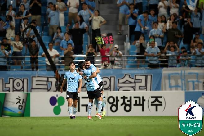 세징야(오른쪽)의 골에 기뻐하는 대구 선수들 [한국프로축구연맹 제공. 재판매 및 DB 금지]