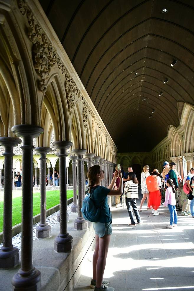 공중정원 클로이스터.