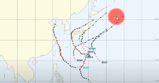 일반적인 태풍 경로는 서쪽으로 진행하다 오른쪽으로 경로가 바뀌면서 서쪽으로 배가 부른 모습을 보인다 (사진, 기상청 유튜브 옙TV 갈무리)