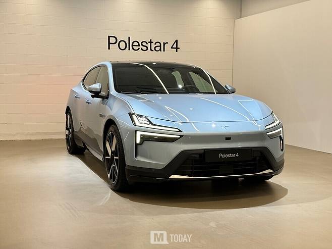 사진 : 폴스타 4