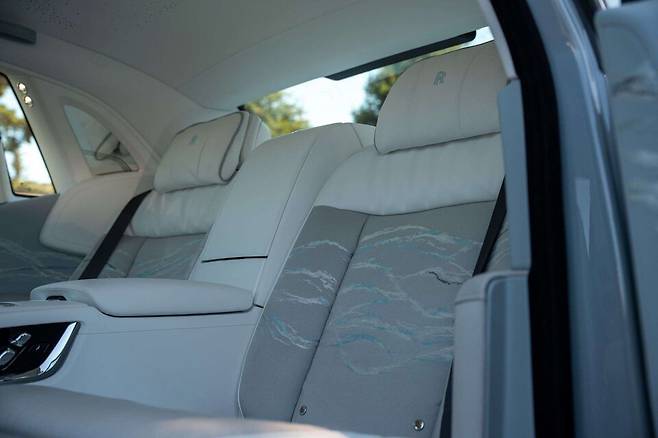 롤스로이스 '팬텀 신틸라(Phantom Scintilla)' (출처 : BMW 블로그)