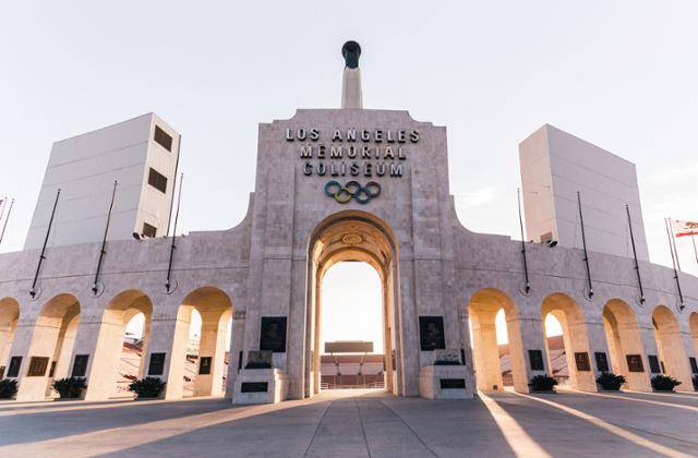 로스앤젤레스 메모리얼 콜리세움. 두 번의 올림픽을 치렀고, 2028년 올림픽이 열릴 기념비적인 경기장이다. 로스앤젤레스관광청 제공