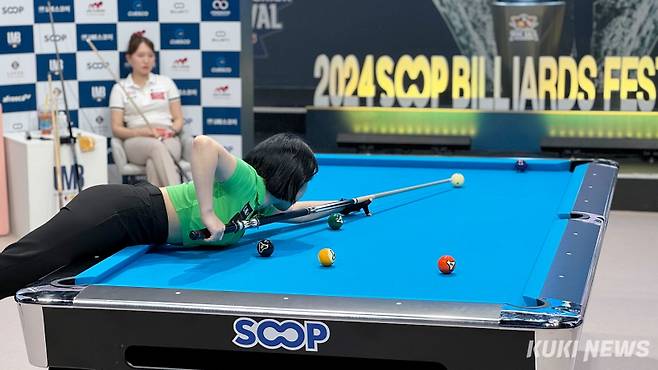 랭킹 2위 진혜주의 샷이 아슬아슬하게 빗나가면서 이하린의 신승으로 경기가 끝났다. 사진=이영재 기자