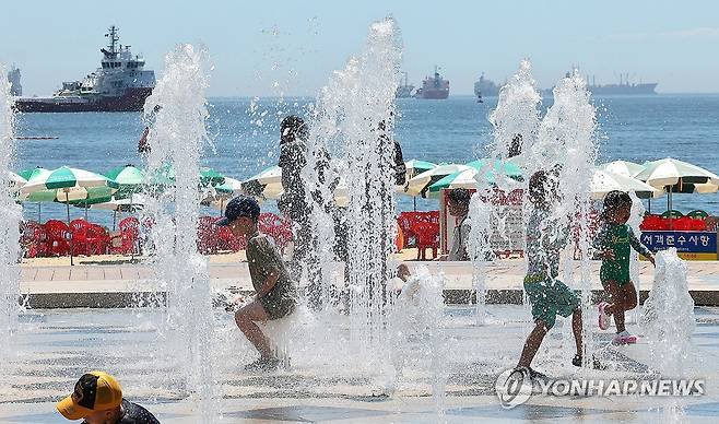 물놀이 이 사진은 기사와 관계 없습니다. [연합뉴스 자료사진]