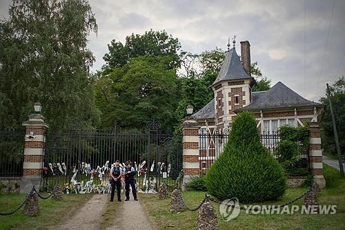 알랭 들롱의 두쉬 자택. [AFP 연합뉴스 자료사진. 재판매 및 DB 금지]