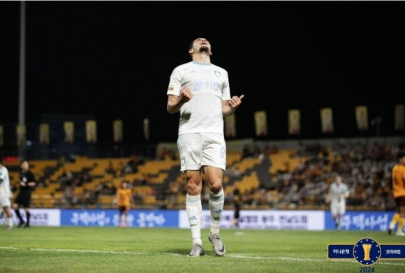 결승골 넣은 울산 야고 - 21일 광주축구전용구장에서 열린 2024 하나은행 코리아컵 준결승 1차전 울산 HD 대 광주FC 경기에서 결승골을 넣은 울산 야고가 기뻐하고 있다. 대한축구협회 제공