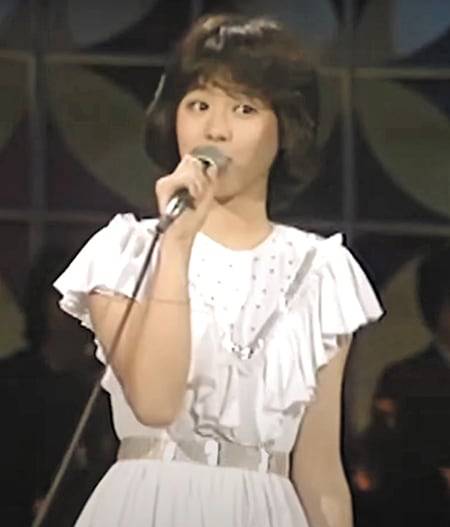 1980년 ‘푸른 산호초’를 부르며 일본의 ‘국민 여동생’으로 떠올랐던 마쓰다 세이코. /유튜브