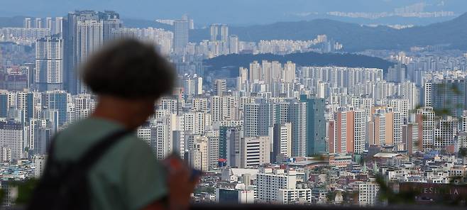 서울 남산에서 바라본 서울 아파트 단지 모습./연합뉴스