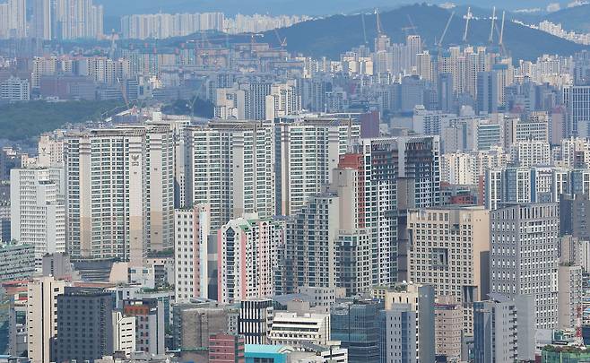 서울 남산에서 바라본 서울 아파트 단지 모습. /연합뉴스