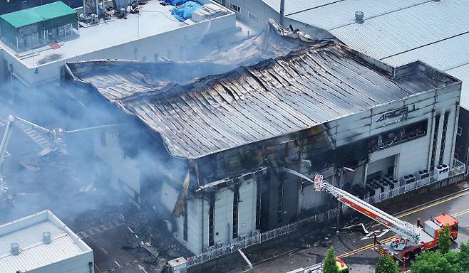 지난 6월24일 경기 화성시 서신면 소재 일차전지 제조업체인 아리셀 공장에서 화재가 발생, 23명의 근로자가 사망하는 사고가 발생했다. 경찰 조사 결과 품질검사 조작, 재생산을 위한 무리한 제조공정 가동, 이 과정에서의 미숙련공 투입, 대피경로 미확보 등 총체적 부실이 사고 원인으로 조사됐다. 사진=박효상 기자 