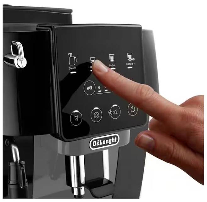 마그니피카 스타트 도피오의 원터치 버튼 4가지(스팀, 에스프레소, 커피, 도피오 플러스). 소프트 터치패널이 적용됐다. 드롱기 제공