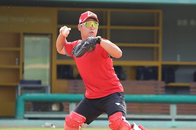 ▲ 2차 드래프트 이적 이후 처음으로 1군에 등록된 신범수 ⓒSSG랜더스