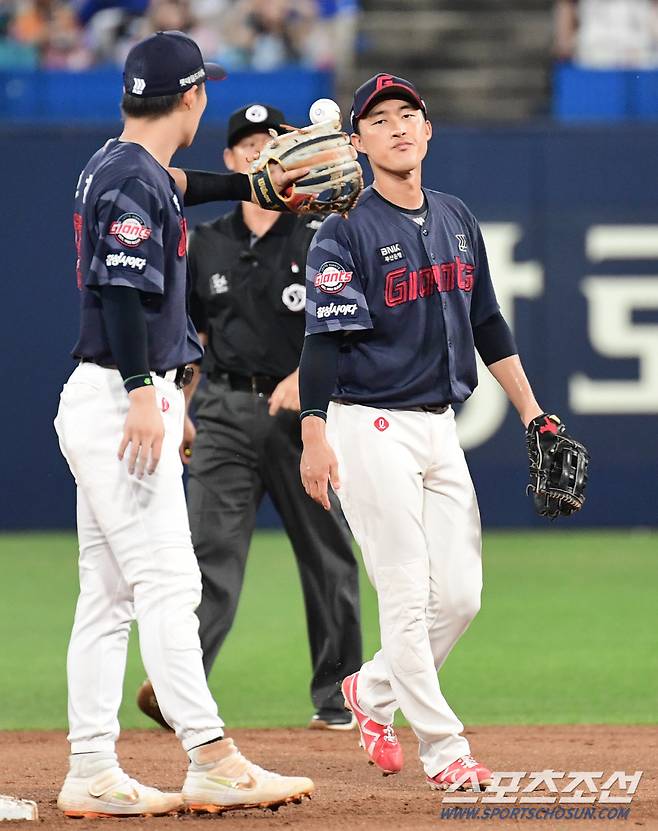 25일 대구 삼성라이온즈파크에서 열린 삼성과 롯데의 경기. 6회 삼성 이재현의 볼을 실책으로 잡지 못한 롯데 노진혁 유격수. 대구=송정헌 기자songs@sportschosun.com/2024.08.25/