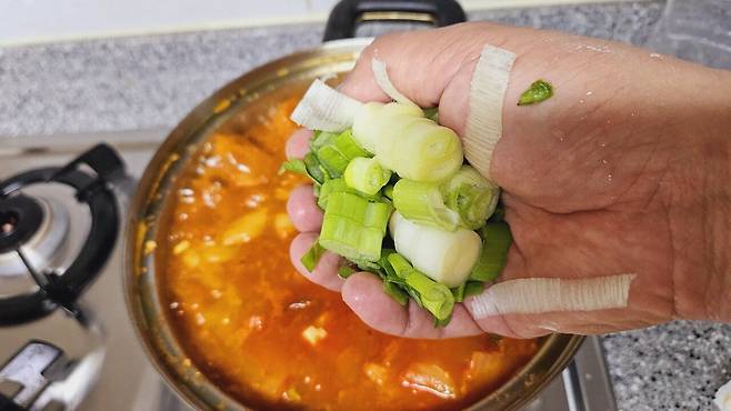 20240825_185722.jpg 소리ㅇ) 아들 야구 훈련 후 저녁 삼치구이와 고추장찌개