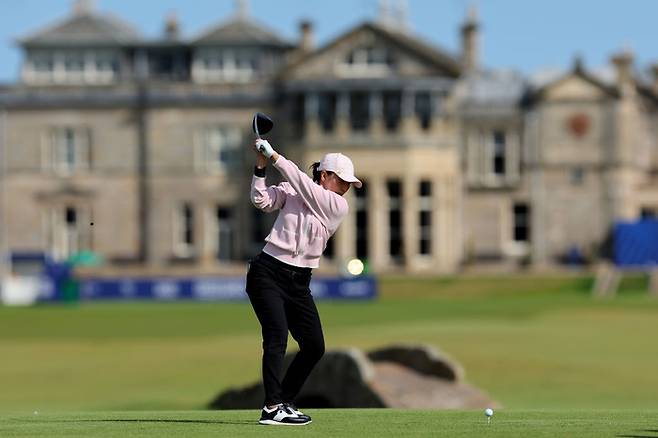 김인경이 지난 24일 영국 스코틀랜드 세인트앤드루스 올드코스에서 열린 LPGA 투어 AIG 여자오픈 2라운드 18번홀에서 티샷을 하고 있다. 올해 대회는 김인경의 고별무대가 됐다.  ｜게티이미지