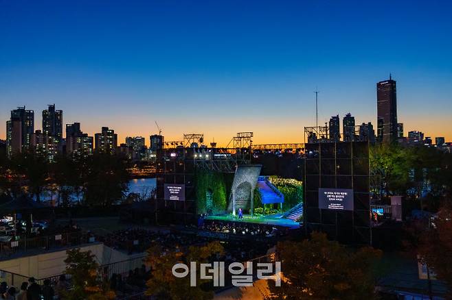 2023 ‘한강노들섬클래식’ 오페라 ‘세비야의 이발사’ 공연 장면. (사진=서울문화재단)