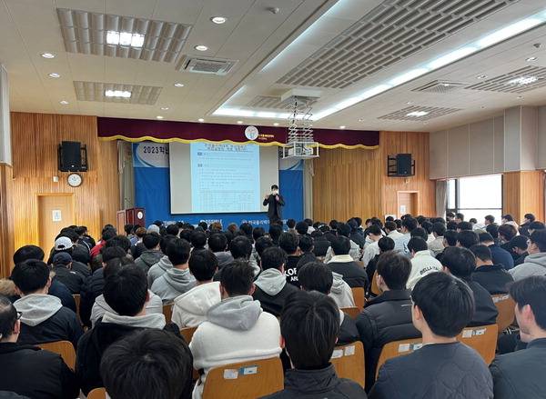 한국폴리텍대학 부산캠퍼스가 지난해 상반기에 마련한 ‘대기업 취업설명회’ 모습.  한국폴리텍대학 부산캠퍼스 제공