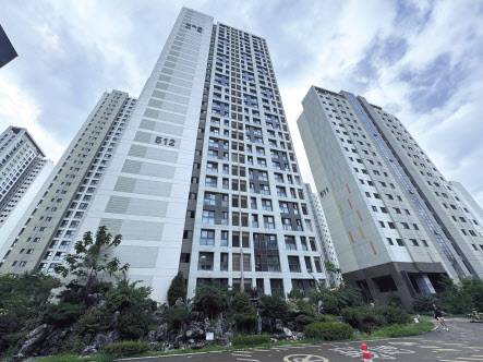 서울시 송파구 가락동 헬리오시티. 총 9510가구의 국내 최대규모 아파트. 최근 4개 평형대에서 신고가를 기록했다. 서영상 기자