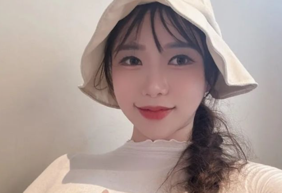 아프리카TV에서 주로 활동하는 BJ 감동란(본명 김소은)이 인터넷 방송 업계에 대해 ‘동물의 왕국’이라는 폭로를 내놨다. 유튜브 채널 갈무리