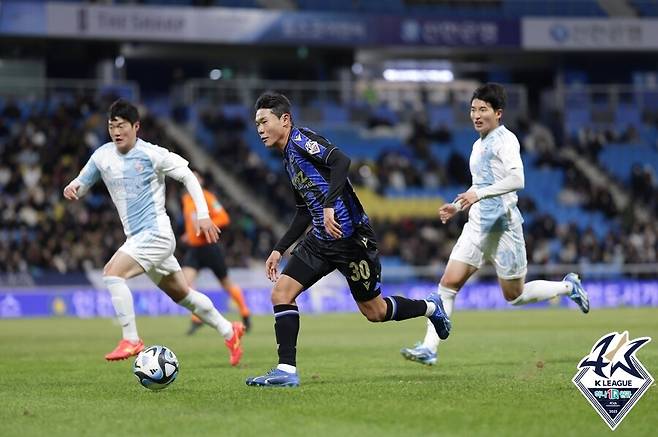 ▲ 축구대표팀에 첫 부름 받은 인천 유나이티드 측면 수비수 최우진. ⓒ한국프로축구연맹