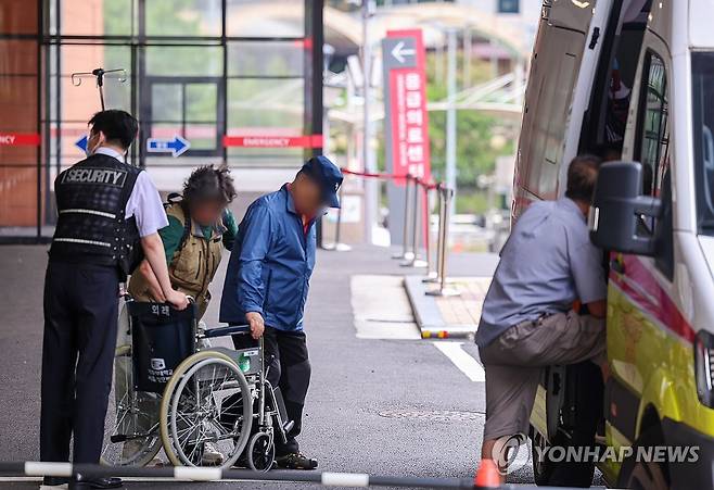 정부, 응급실 인력부족 대책 발표 (서울=연합뉴스) 서대연 기자