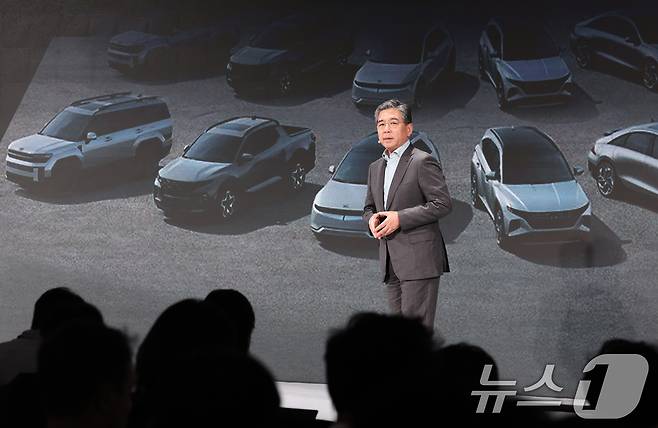 장재훈 현대차 사장이 28일 서울 여의도 콘래드 호텔에서 열린 '2024 CEO 인베스터 데이'에서 새로운 중장기 전략 '현대 웨이'를 발표하고 있다. 2024.8.28/뉴스1 ⓒ News1 이동해 기자