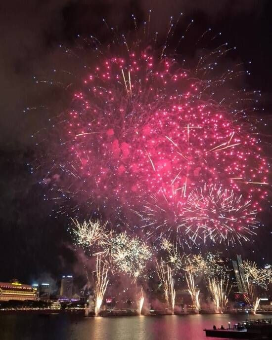 시화호 거북섬 해양 축제의 주제는 '빛과 물'이다. 시민들의 뜨거운 호응이 더해져 올해 축제는 '빛과 물, 시민'의 하모니로 대성과를 일궈냈다. [사진제공 = 한국축제문화진흥협회]